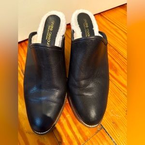 Andre Assous Sage Black Clogs Mules Sherpa Lined Size 8.5